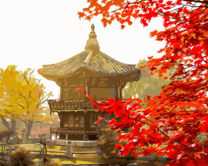 Восточная беседка в осеннем парке