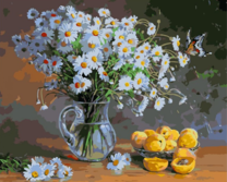 Букет ромашек в кувшине и абрикосы