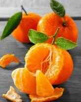 Сочные дольки спелых мандаринов