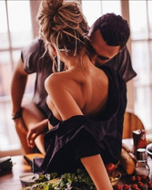 Страсть на кухонном столе