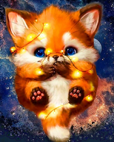 Маленький лисенок в гирлянде