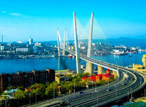 Золотой мост через бухту во Владивостоке