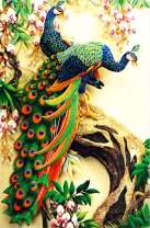 Яркие павлины на цветущем дереве