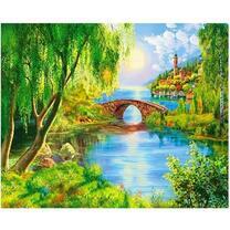 Мостик через озеро в парке