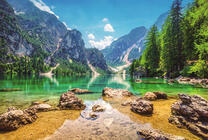 Умиротворение и спокойствие альпийского озера Брайес