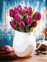 Фиолетовые тюльпаны в белом кувшине