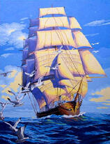 Деревянный корабль с большими белыми парусами на море