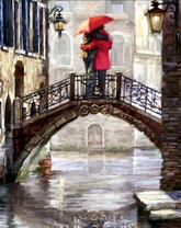 Пара с красным зонтом на мостике в Венеции