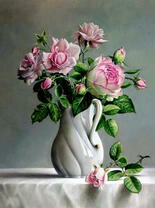 Белые розы с розовыми кончиками