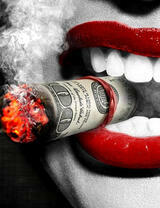 Дама с сигарой из денег